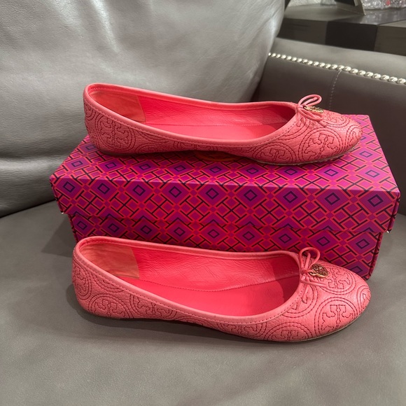 Tory Burch Chelsea Stitched Logo Ballerina Flats - Picture 3 of 5